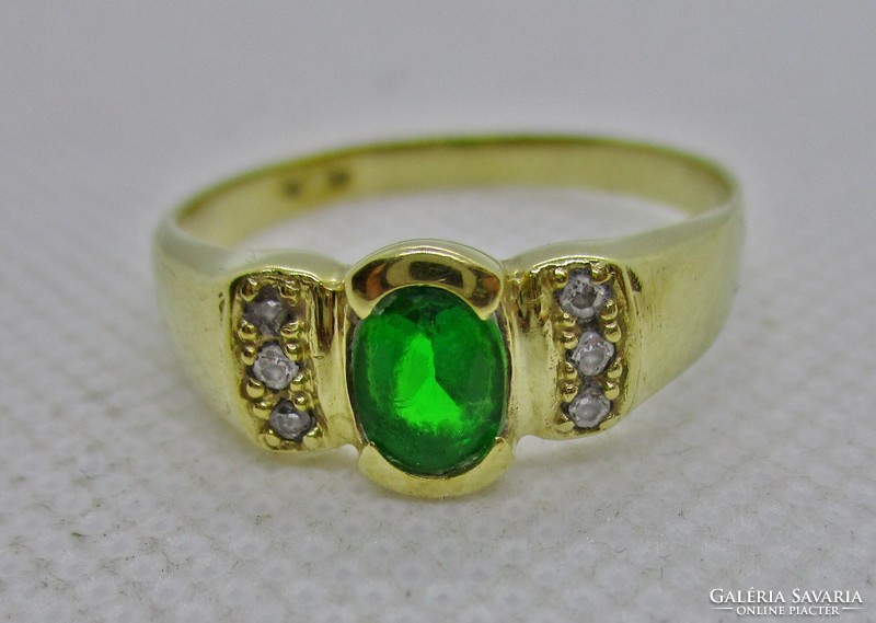 Beautiful old 14kt gold ring no. Large size 68 with emerald stone