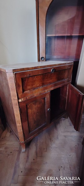 Small cabinet with drawers