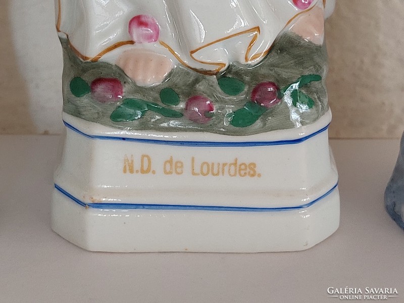 Régi porcelán kegytárgy Szűz Mária N.D. de Lourdes vallási szobor angyalok 3 db