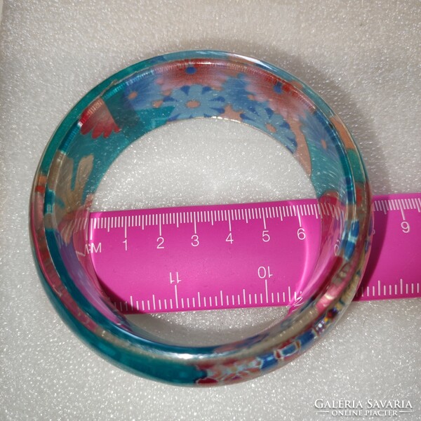 -20% Off discount! Roundly decorated 3cm wide plastic bracelet