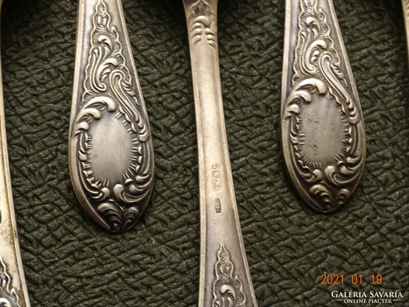 Set of 12 silver tea spoons with baroque motif