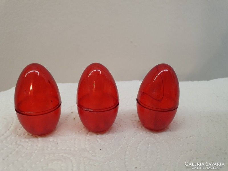 Retro, old street price 3 bunnies in red eggs, new condition