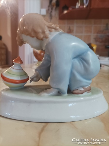 Zsolnay porcelán figura eladó