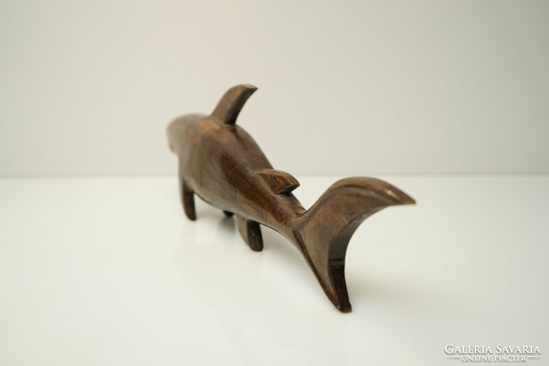 Mid century wooden shark statue / retro old / 42 cm long