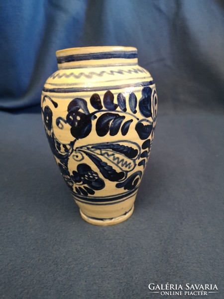 Regi népi motívumokkal díszített,  kerámia váza 16cm