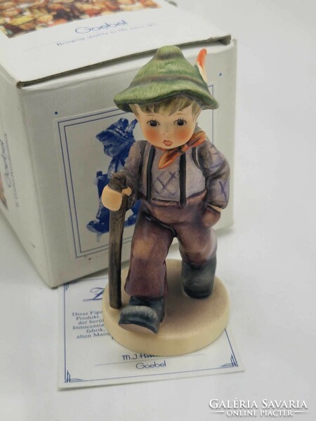 Hummel figura 562 TMK7 Nagypapa fia kiránduló kisfiú 11cm