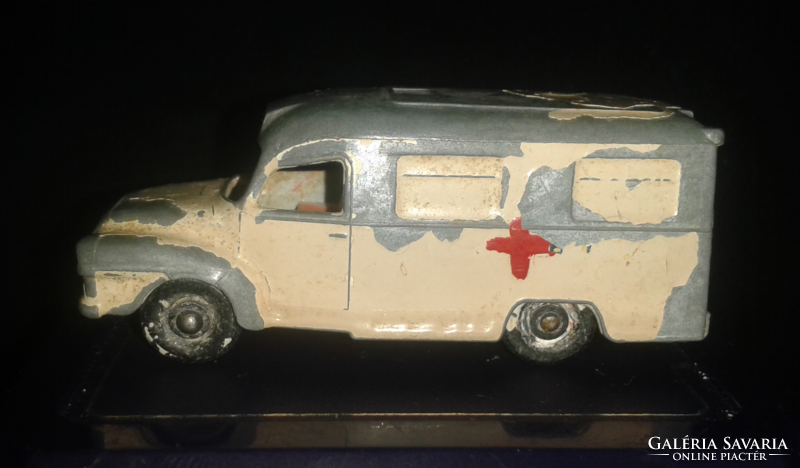Lesney Matchbox Regular Wheels #14 Bedford Lomas Ambulance | 1962-1967