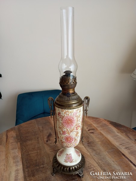 Petroleum lamp majolica