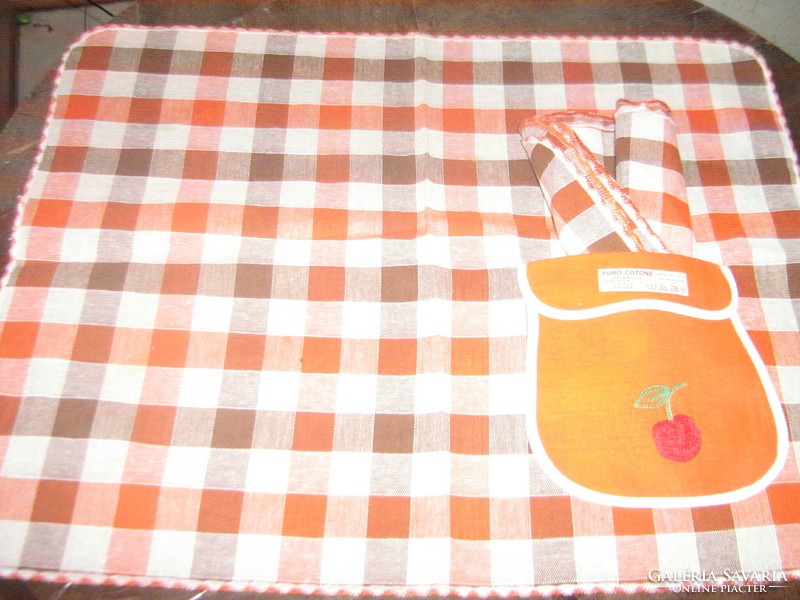 Charming checkered fruit pocket placemat with napkin
