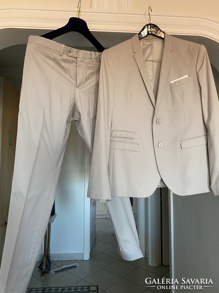 Men's suit