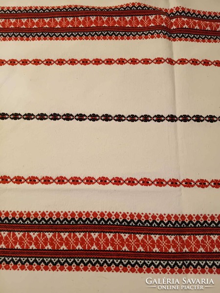Old, home-woven tablecloth with a sedge pattern, 160x120