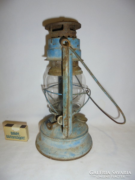 Antik petróleum lámpa, viharlámpa " MEVA "