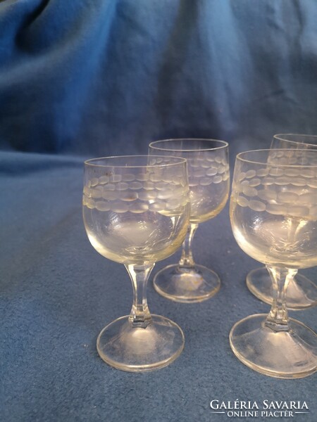 Set of 6 retro polished stemmed glass wine glasses