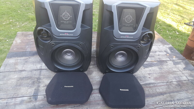 Pair of Panasonic speakers
