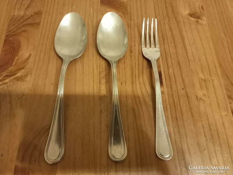 Stainless spoon 2 forks 1 patterned