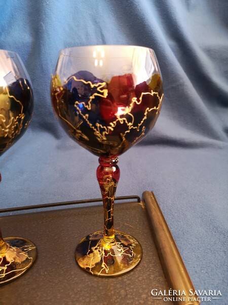 Szájjal fújt Euro Glass tarka / absztrakt kézzel festett borospoharak 2 db