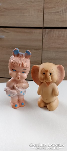 Régi játékok-sípolós gumi figura, műanyag cica, mikulás csizma