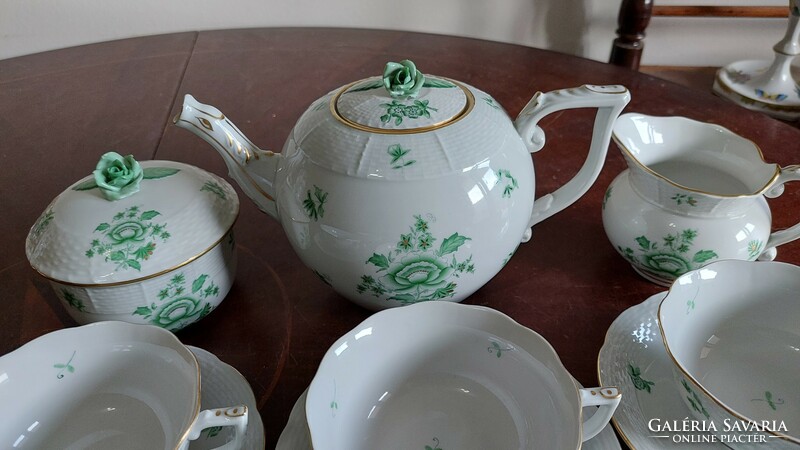 Herend 6-person tea set with rose pattern