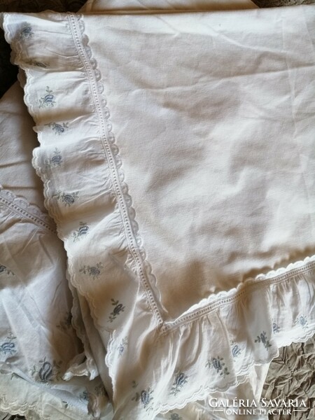 Batiste bed linen