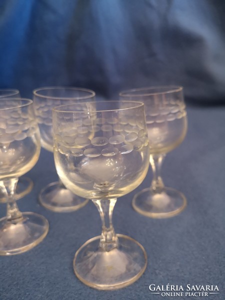 Set of 6 retro polished stemmed glass wine glasses