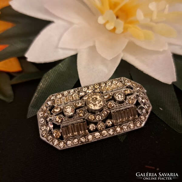 Old silver-plated zircon stone brooch, 3 cm