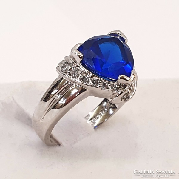 925 Silver ring with blue crystal