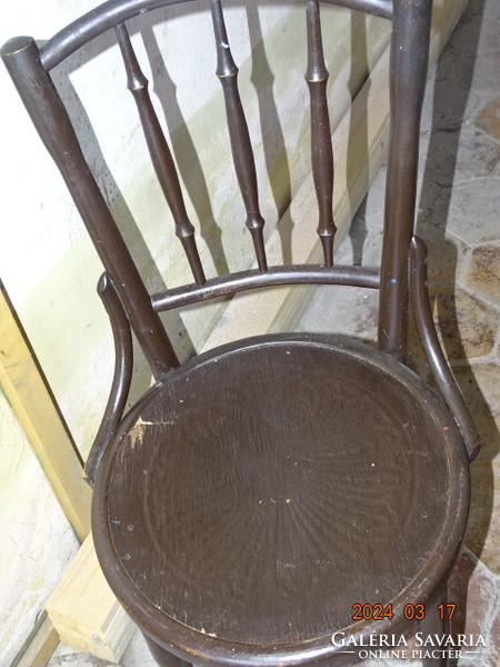 2 pcs. various. Antique thonet-type chair with backrest