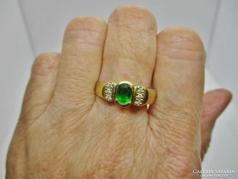 Beautiful old 14kt gold ring no. Large size 68 with emerald stone