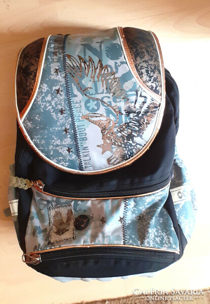 Cool anatomical backpack. 39X35x20 cm