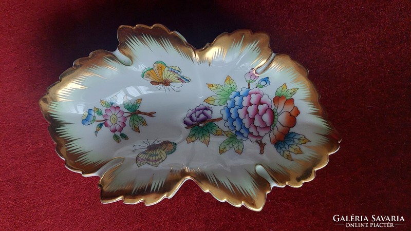 Ashtray with Victoria pattern grape leaf pattern from Herend