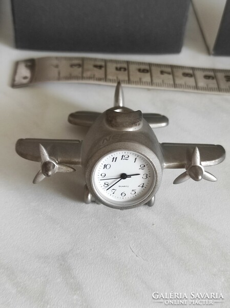 Ici-pici desktop airplane clock in a gift box, 2 propellers rotate