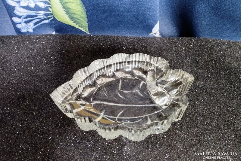Leaf-shaped crystal ashtray