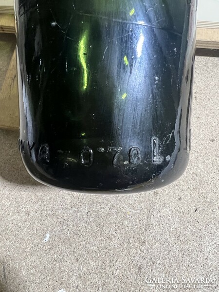 Régi Kőbányai sörös üveg, 0,7 literes zöld szinű, 27 cm-es. 4069