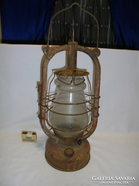 Antik, nagy méretű petróleum lámpa, viharlámpa