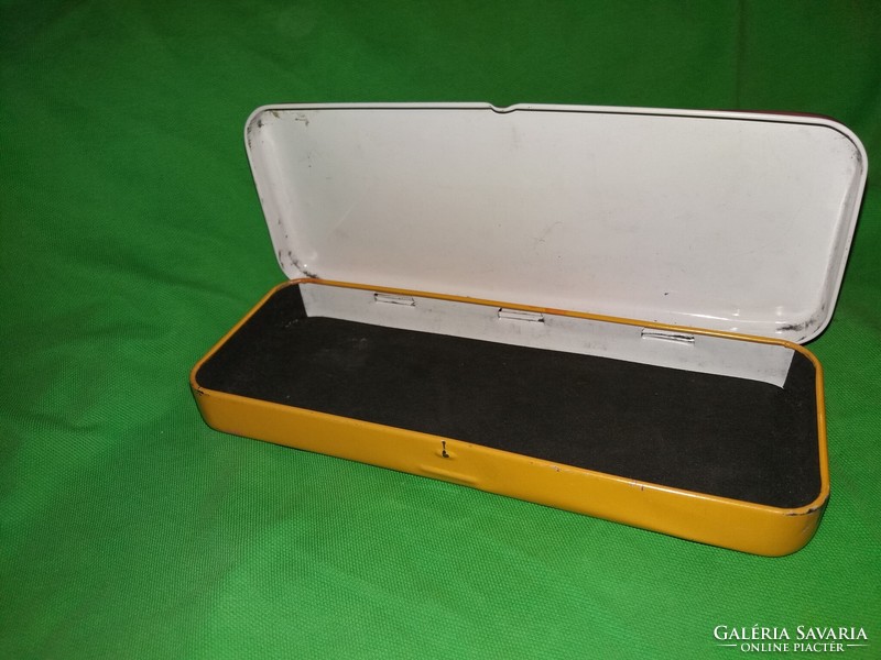 Quality berlitz edwin metal sheet pen holder single space in good condition 20 x 8 x 5 cm as shown in the pictures