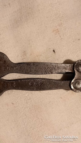 R! Old English tool for vintage vehicles