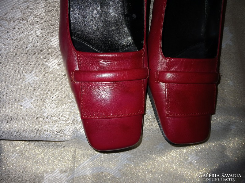 Elegant women's leather shoes size 40