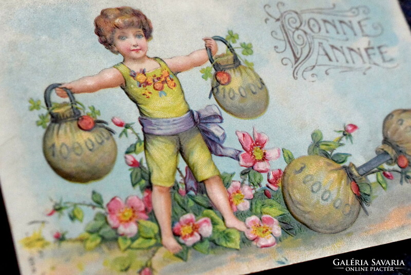 Antik dombornyomott Újévi üdvözlő litho képeslap - súlyemelő kisfiú pénzeszsák