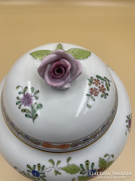 Large bonbonnier with colorful Indian flower basket pattern from Herend
