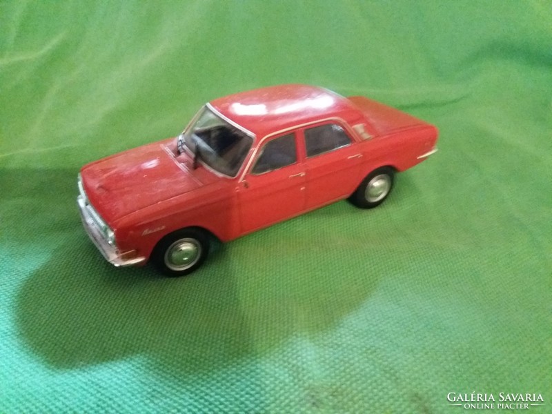 GAZ M - 24 VOLGA fém modellautó 1:43 szép állapotban a képek szerint