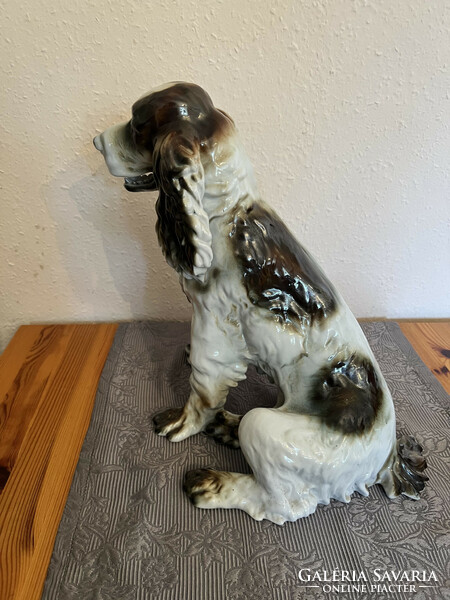 Nagyméretű porcelán spániel kutya