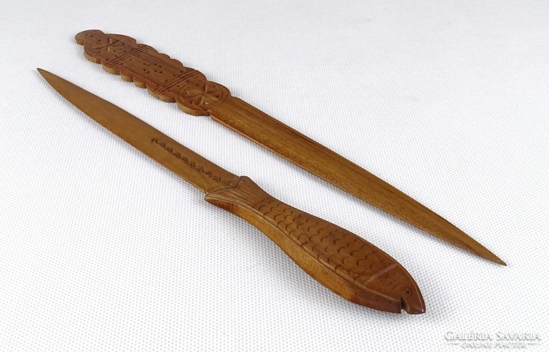 1Q610 Transylvanian carved wooden fish leaf opening knife 2 pieces