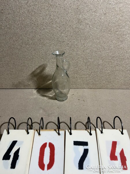 Régi öntött üveg dekanter, 27 cm-es magasságú. 4074