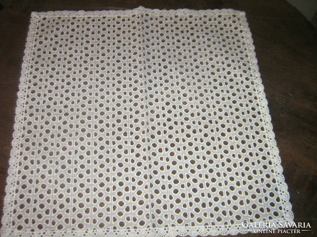 Charming white Madeira tablecloth