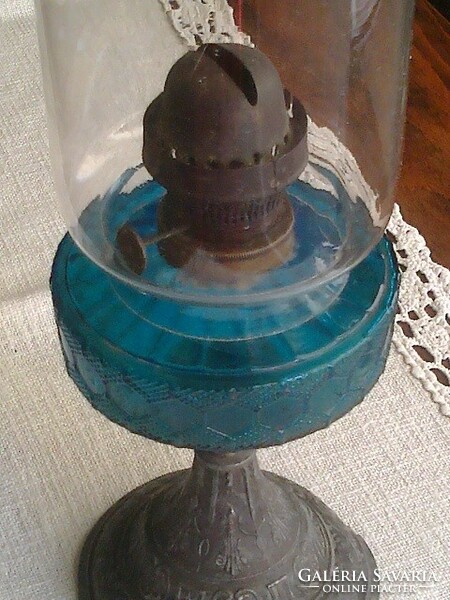 Kerosene lamp, with spiater base (marked, but damaged)
