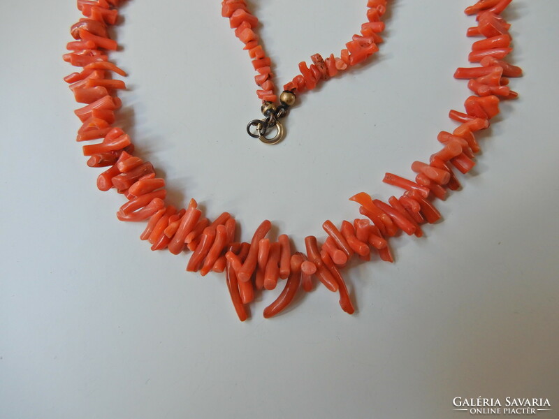 Old noble coral branch necklace with gold-plated clasp
