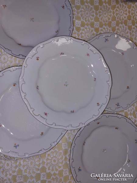 Zsolnay kedvelt, kisvirágos porcelán tányérok lapos és mély