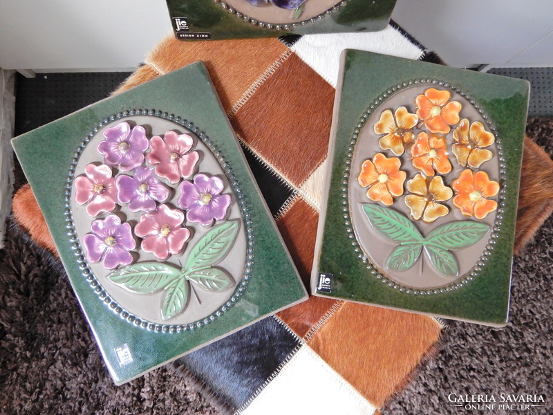 Old Swedish jie gantofta / aimo ceramic wall decorations with a flower motif, in a set