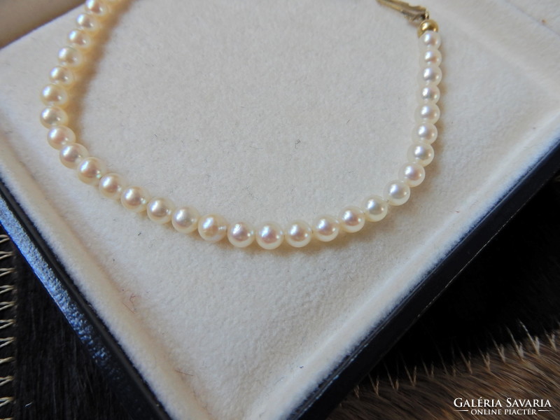 Old freshwater pearl jewelry set with 8 carat gold clasp