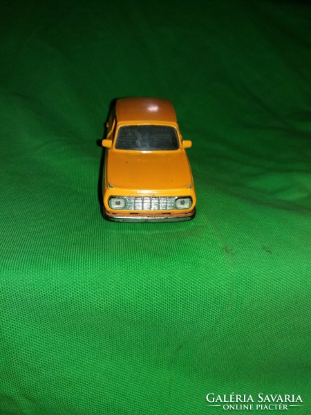Wartburg 353 w metal model car 1:32 two front doors can be opened in good condition according to the pictures